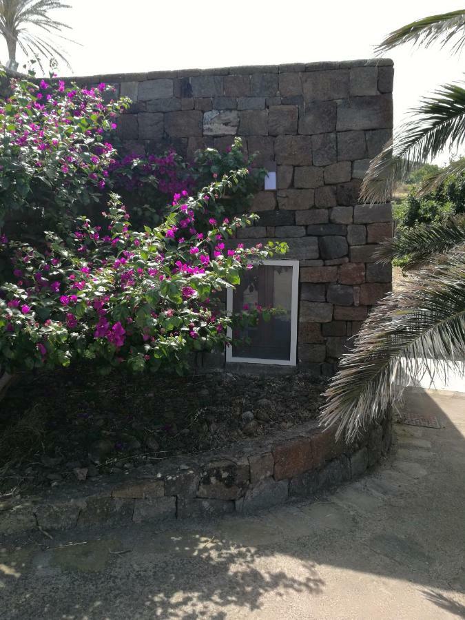Hotel Dammusi Il Carrubo Kamma Exterior foto